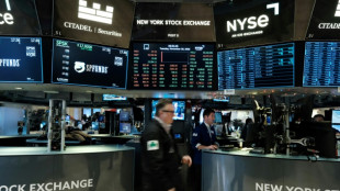 Wall Street termine en baisse, le spectre de la récession plane