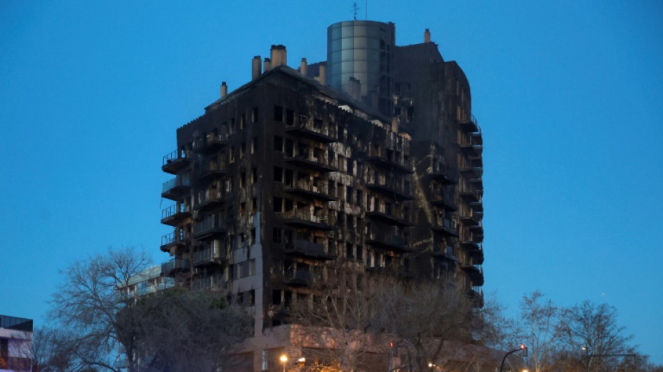 Al menos diez muertos en el incendio de un edificio en la ciudad española de Valencia