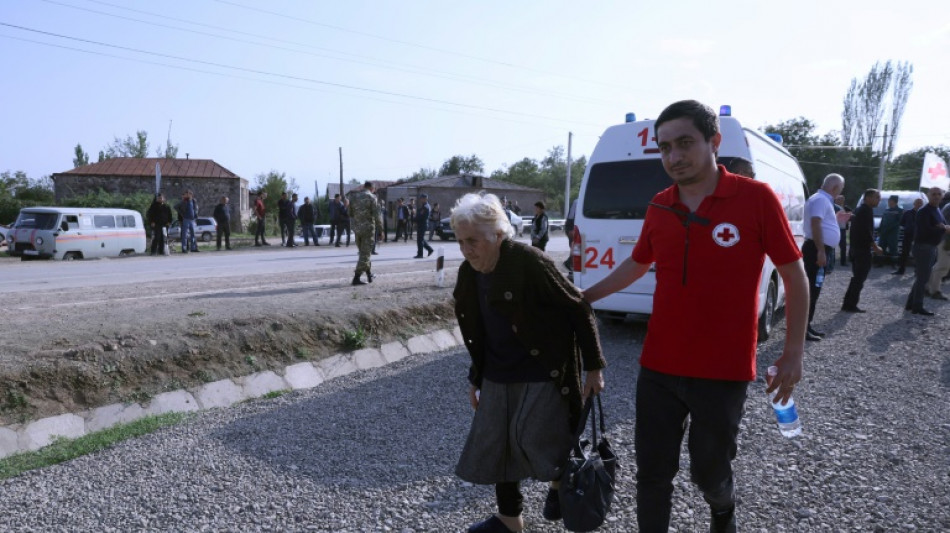 Comienzan a llegar refugiados de Nagorno Karabaj a Armenia 