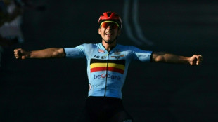 El belga Evenepoel se corona campeón del mundo de ciclismo en ruta tras larga escapada 