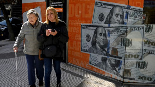 Dollarisation: avec le candidat Milei, une option à risque revient tenter les Argentins