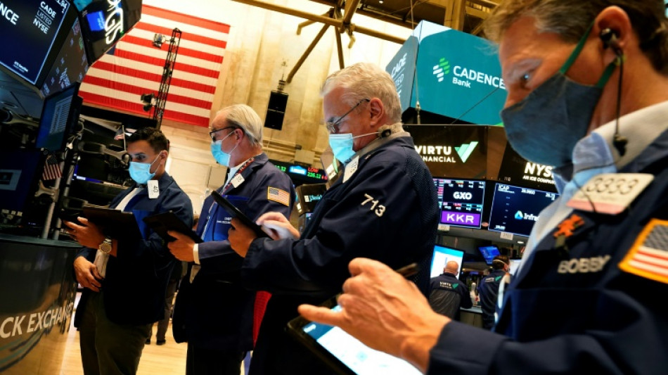 Wall Street tente un rebond et ouvre en hausse