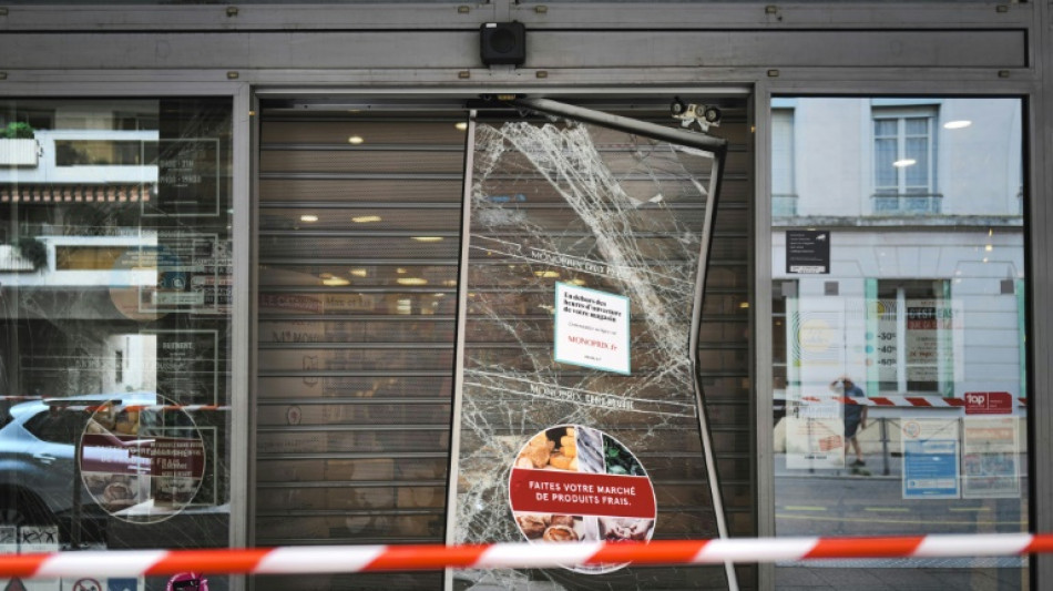 Lyon et Grenoble sidérées après une nuit de vandalisme et de pillage