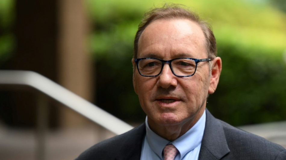 La fiscalía británica describe al actor Kevin Spacey como un "acosador sexual"