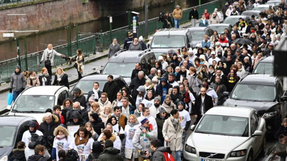 Marche blanche en hommage à Lucas, un mois après son suicide