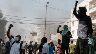 Tres muertos en protestas contra el aplazamiento de las elecciones en Senegal