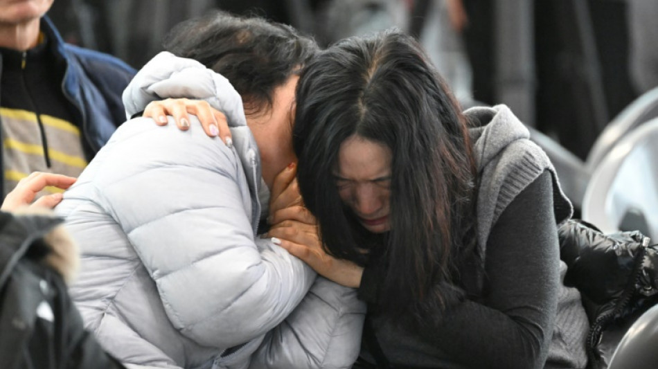 Anguish for South Korea plane crash relatives amid grim salvage