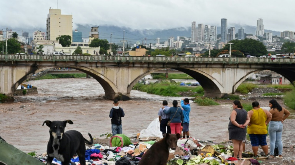 Tempestade tropical Sara deixa dois mortos e mais de 120.000 afetados em Honduras