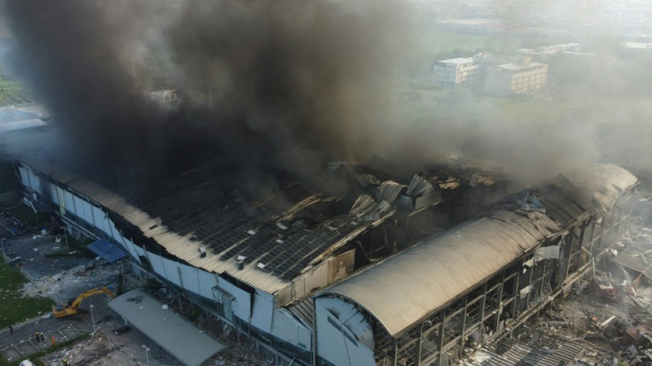 Sube a nueve la cifra de muertos en el incendio de la fábrica de pelotas de golf en Taiwán 