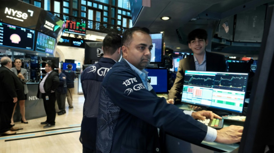 Wall Street ouvre en ordre dispersé, sans conviction à l'orée d'une semaine charnière