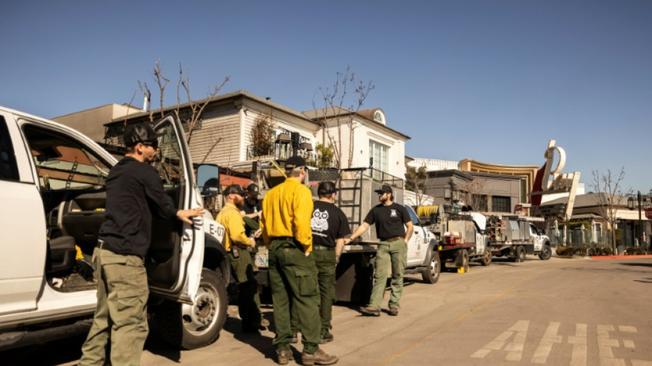 El uso de bomberos privados realza la brecha de riqueza en Los Ángeles