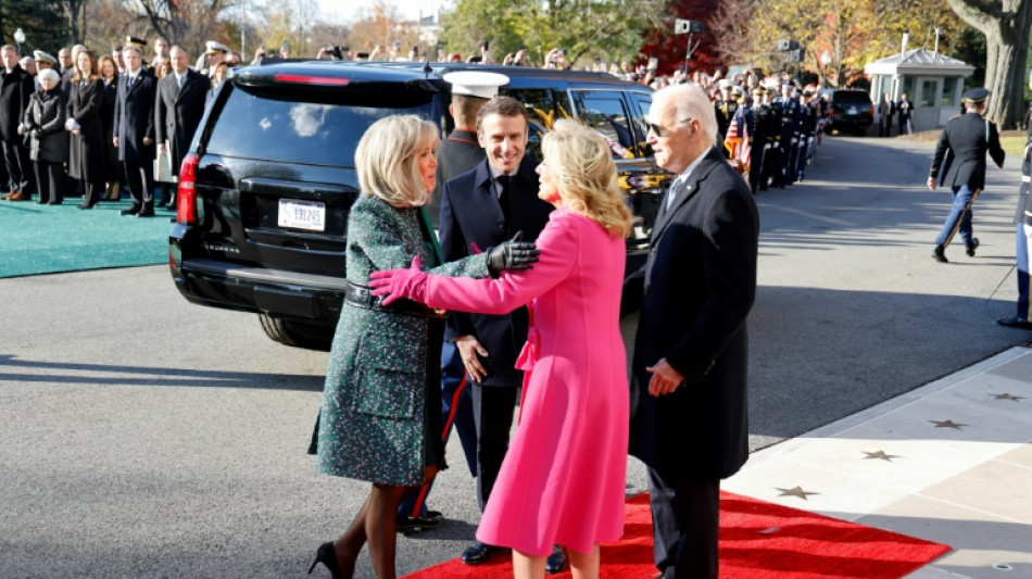 Biden reçoit Macron avec faste et des questions commerciales sur la table