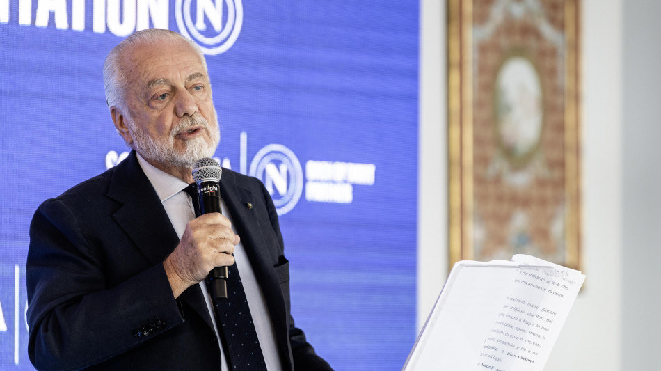 Napoli primo, De Laurentiis 'per scaramanzia non diciamo nulla'