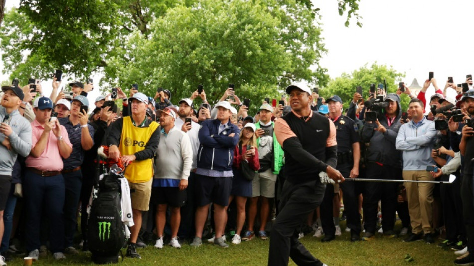 Tiger fades to last at rain-hit Southern Hills