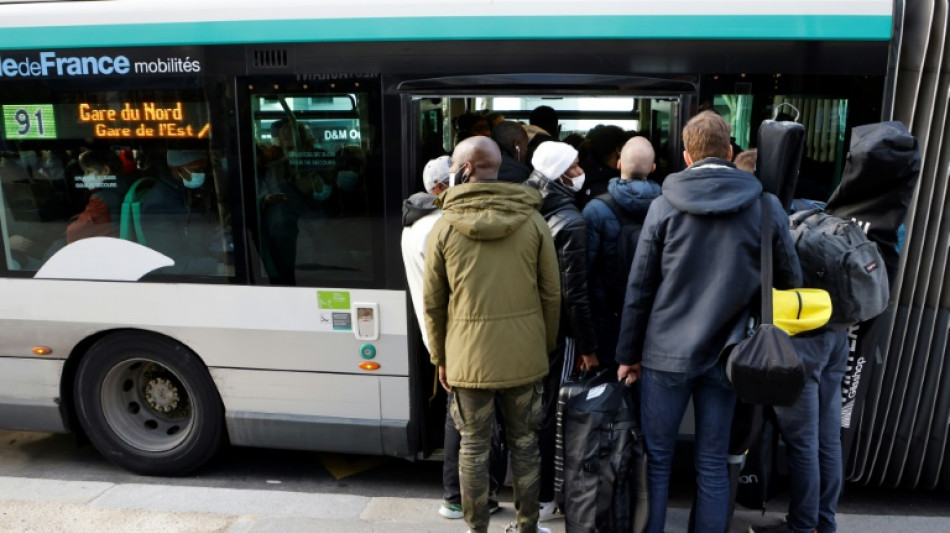 Les arrêts à la demande généralisés dans les bus à Paris après 22H00