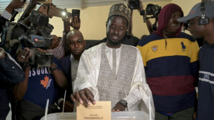 Senegal empieza conteo de votos para elegir a su nuevo presidente tras años de crisis