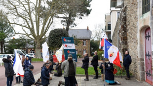 Francia disuelve el grupo integrista católico Civitas