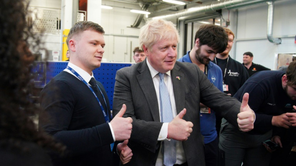 Boris Johnson promete hacer "todo lo posible" para reducir el coste de la vida