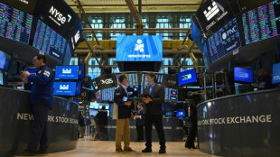 Wall Street clôt en baisse, plombée par l'inflation