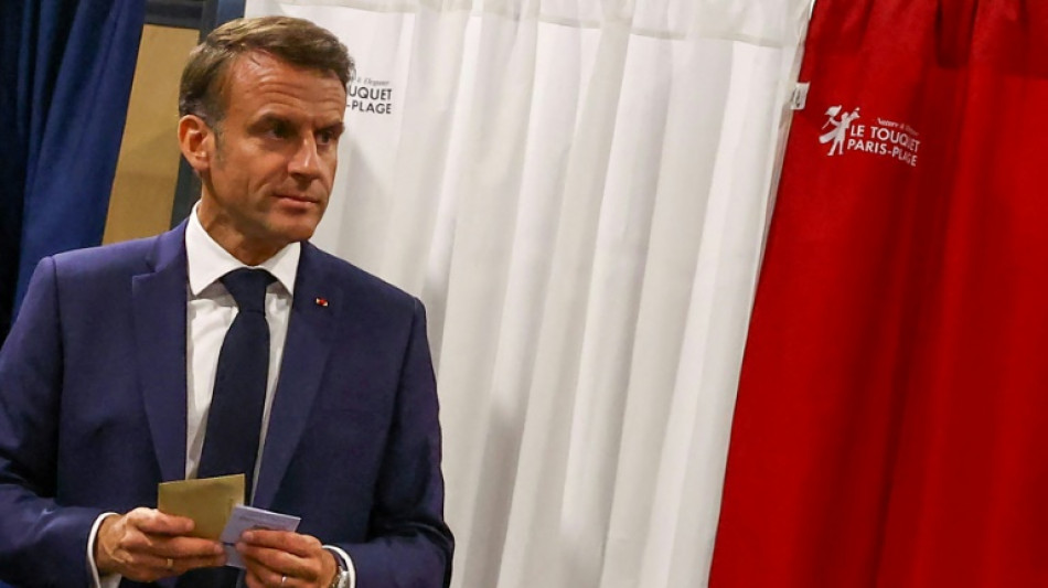 Macron to face press grilling as election battle heats up