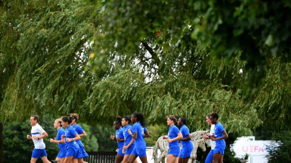 Euro: les Bleues au pied de leur Everest, attention au vertige