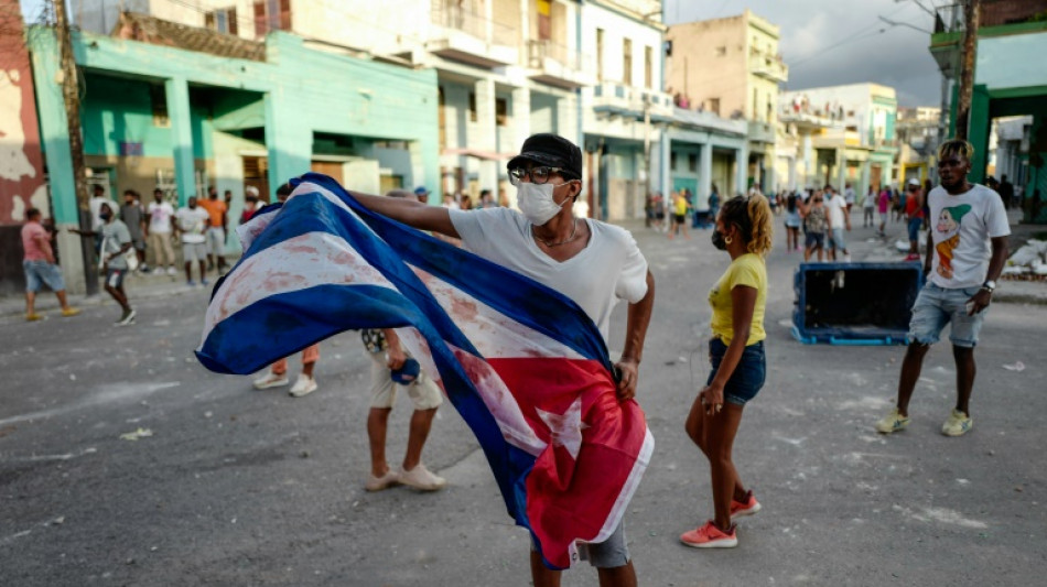 Cuba excarcela a cuatro jóvenes condenados por las protestas de 2021