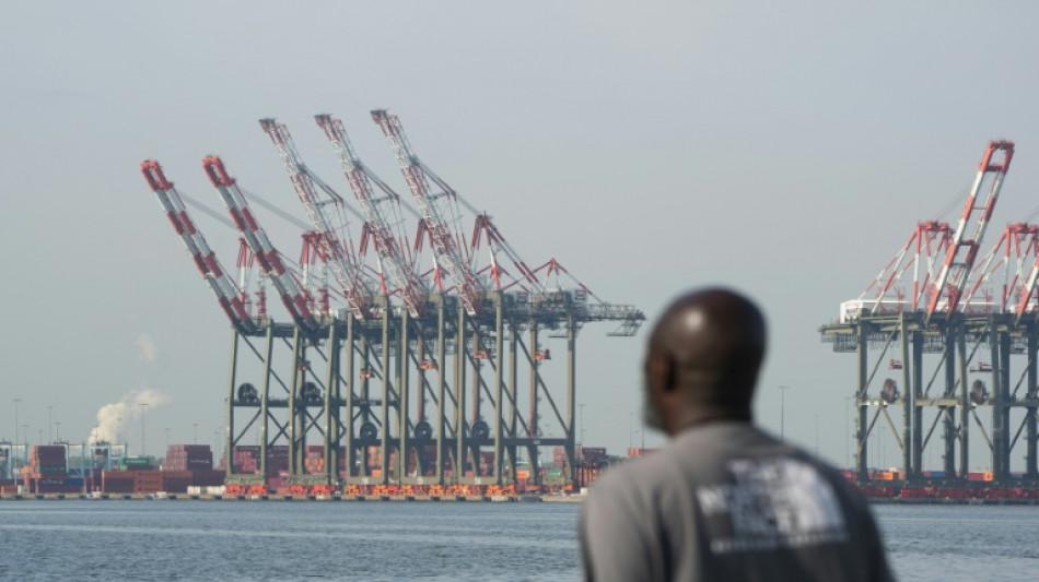 US dockworkers return to ports after three-day strike