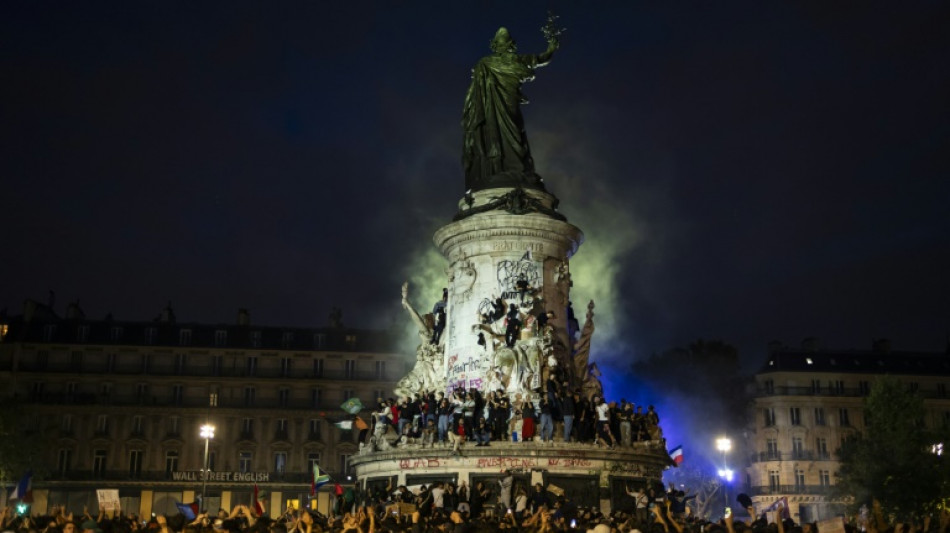 França tenta superar cenário de incerteza política depois de derrotar a extrema direita