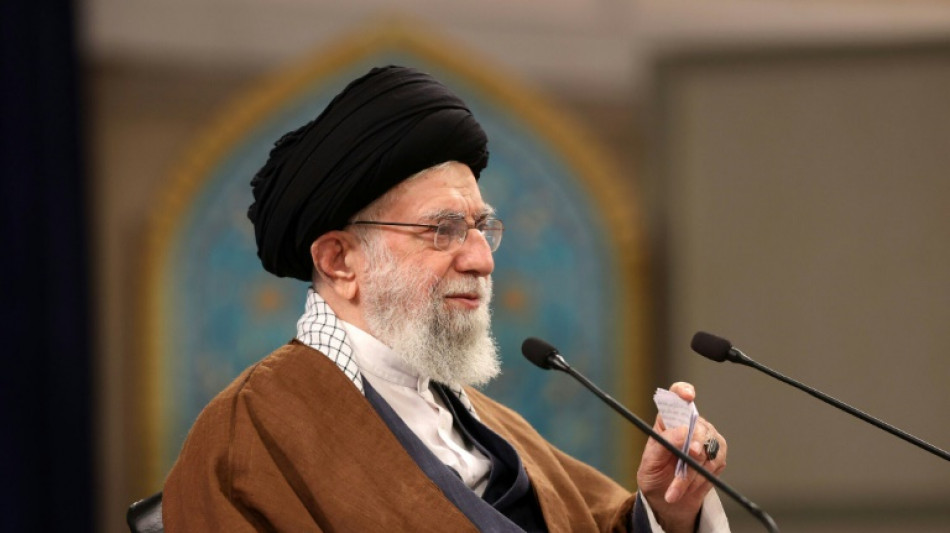 Jamenei considera "absurdo" pensar que Irán producirá una bomba atómica