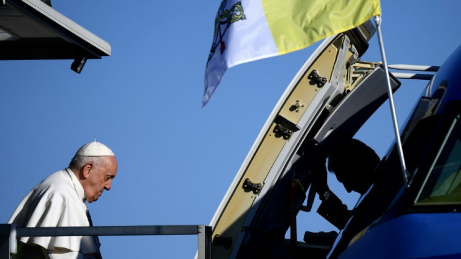 Papst Franziskus zu dreitägigem Besuch in Ungarn eingetroffen