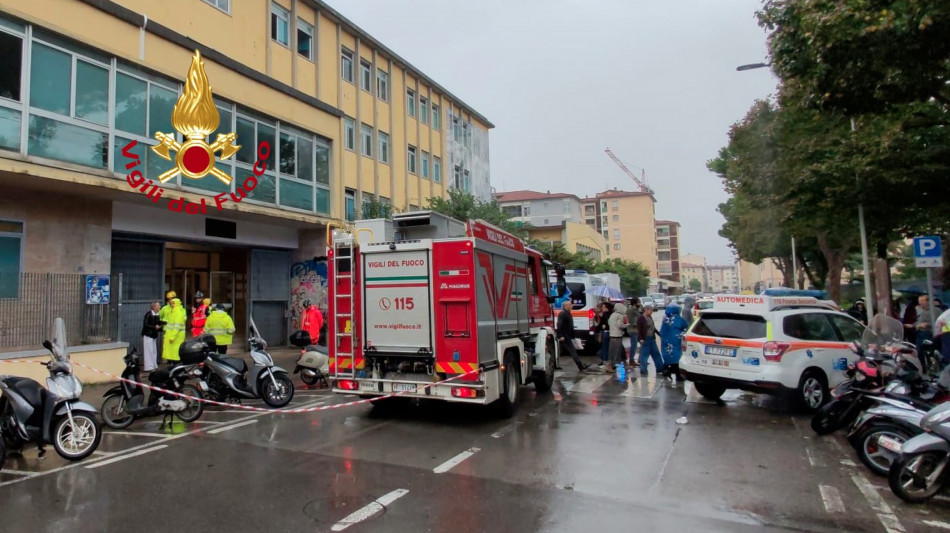 Lesioni in uno stabile che ospita liceo, mille evacuati