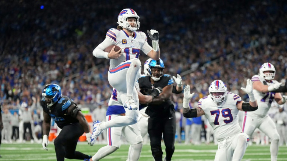 Allen leads Bills past Lions, Mahomes injured in Chiefs win