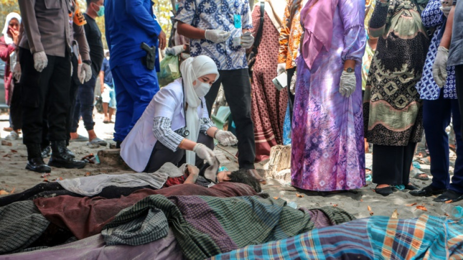 90 Rohingya left 'stranded' on Indonesia beach