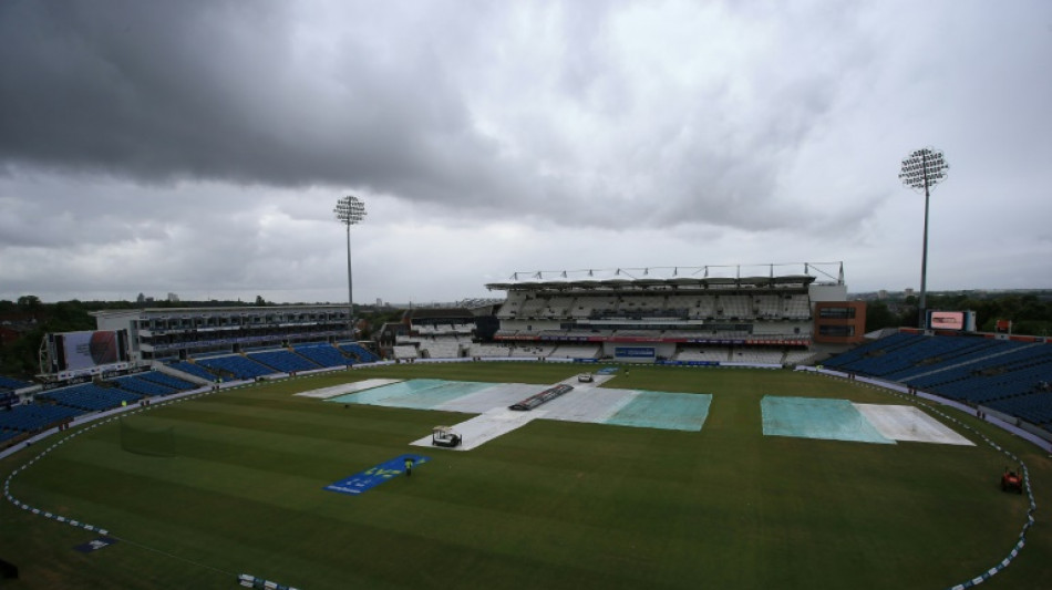 England bid for New Zealand series sweep after rain delay