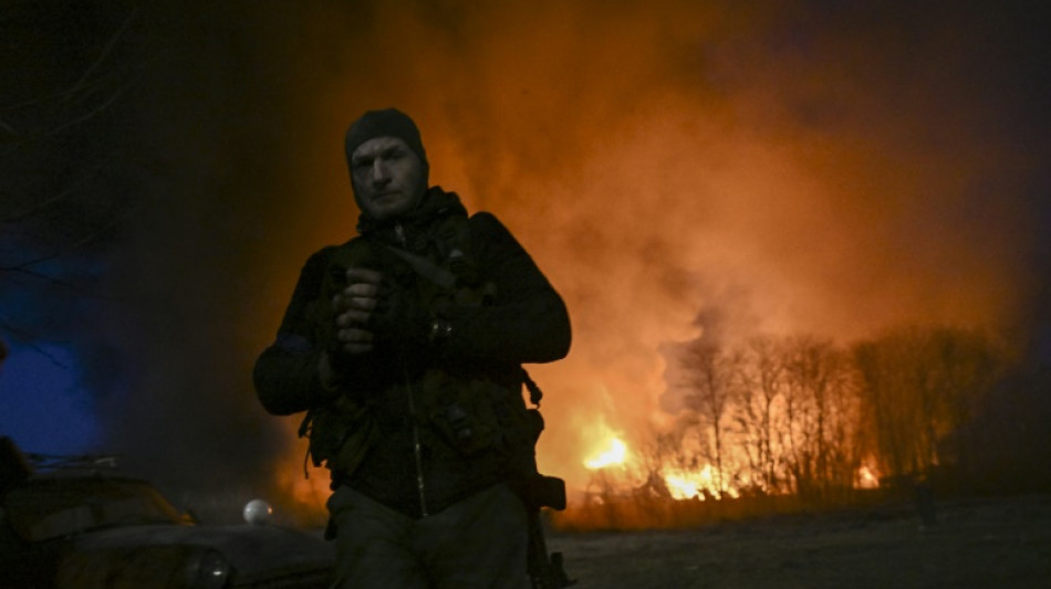 Ukraine: 27 morts dans une frappe russe, Zelensky implore d'aider à "arrêter cette guerre"