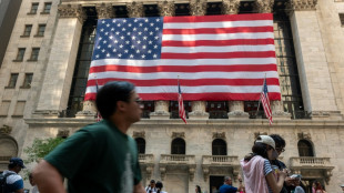 Wall Street termine en baisse, fin de série à New York