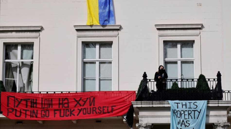 Manifestantes ocupan una mansión vinculada a un magnate ruso en Londres