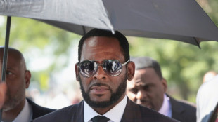 Cantante R. Kelly condenado a 20 años de cárcel por pornografía infantil