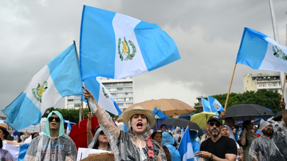 El Tribunal Electoral de Guatemala suspende la inhabilitación al partido de Arévalo