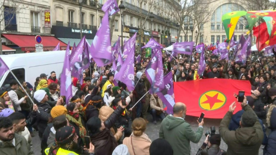 Manifestación en París para exigir "justicia" para los tres activistas kurdos asesinados en 2013