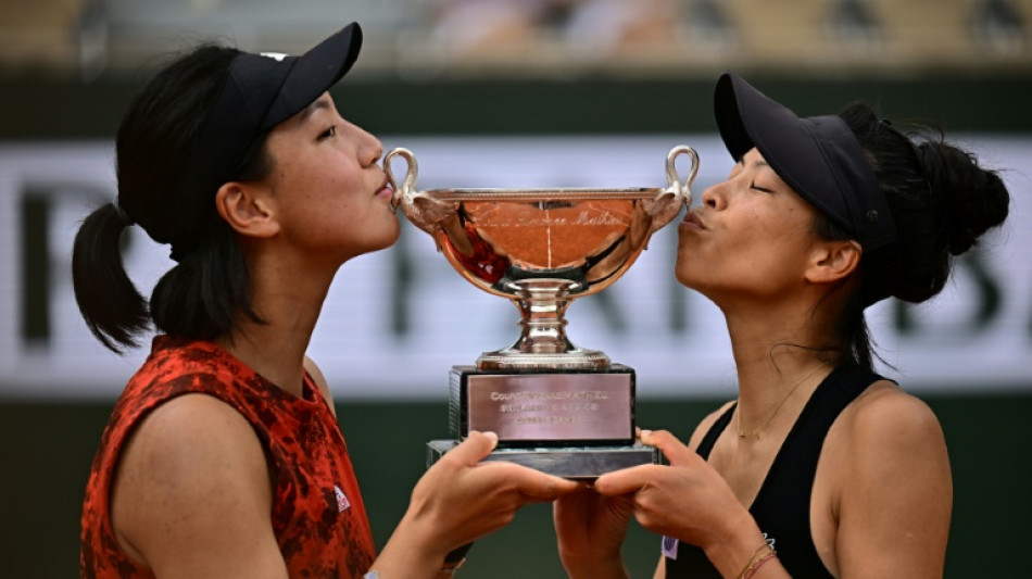 Hsieh Su-wei e Wang Xinyu vencem torneio de duplas femininas de Roland Garros