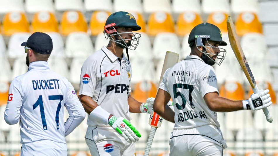 Pakistan 122-1 at lunch in first England Test