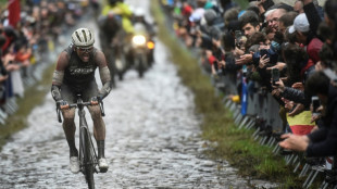 Paris-Roubaix: "des pavés exceptionnellement secs" (organisateur)