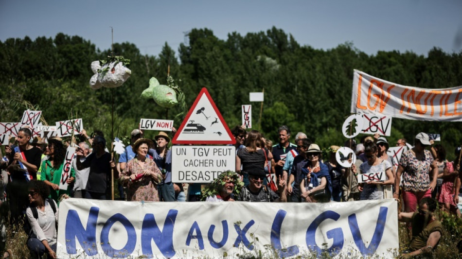 LGV du Sud-Ouest: rassemblement d'opposants sous surveillance en Gironde