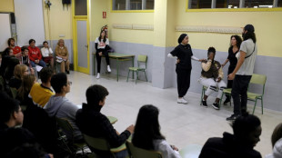 Un teatro interactivo en España sensibiliza a los jóvenes sobre la violencia machista