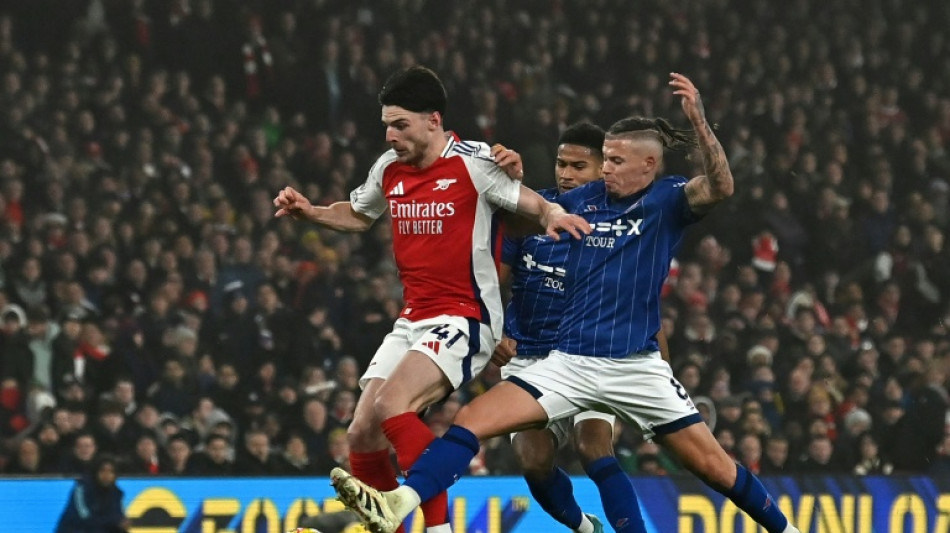 Rice seeks trophies as Arsenal chase down 'full throttle' Liverpool