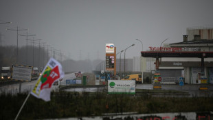 Carburant: grève levée dans une raffinerie, peu de pénuries dans les stations 