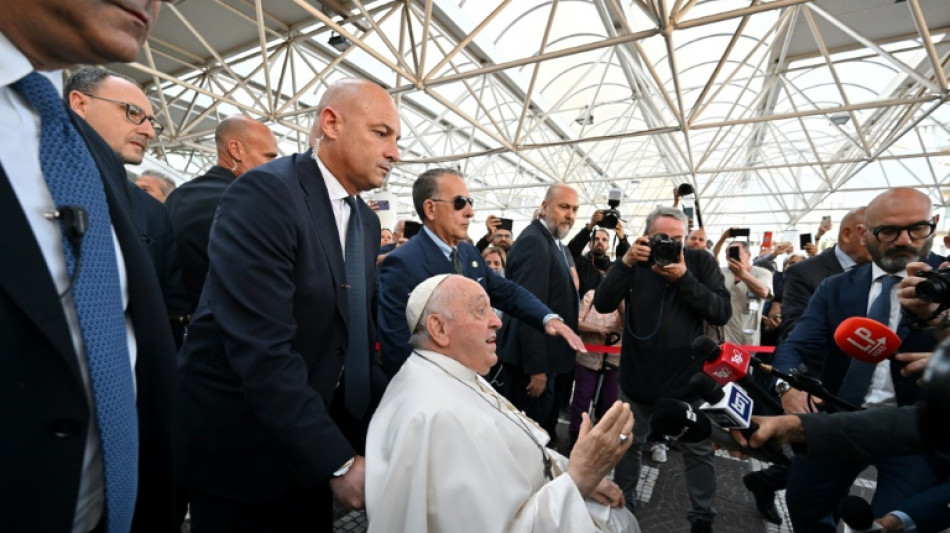 Le pape quitte l'hôpital après un séjour de dix jours