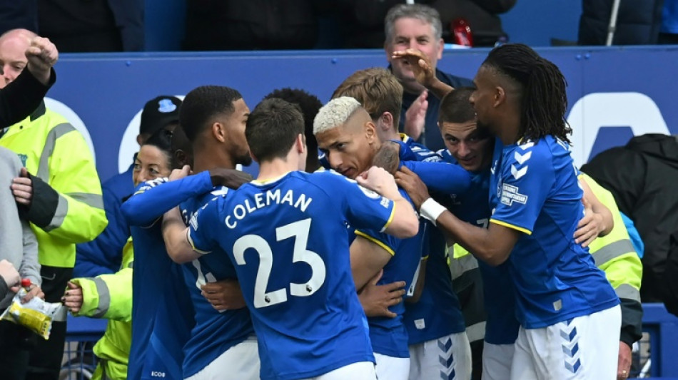 Angleterre: victoire vitale d'Everton, Tottenham dépasse Arsenal