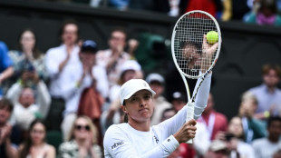 Swiatek vence sem dificuldades e avança à 3ª rodada de Wimbledon